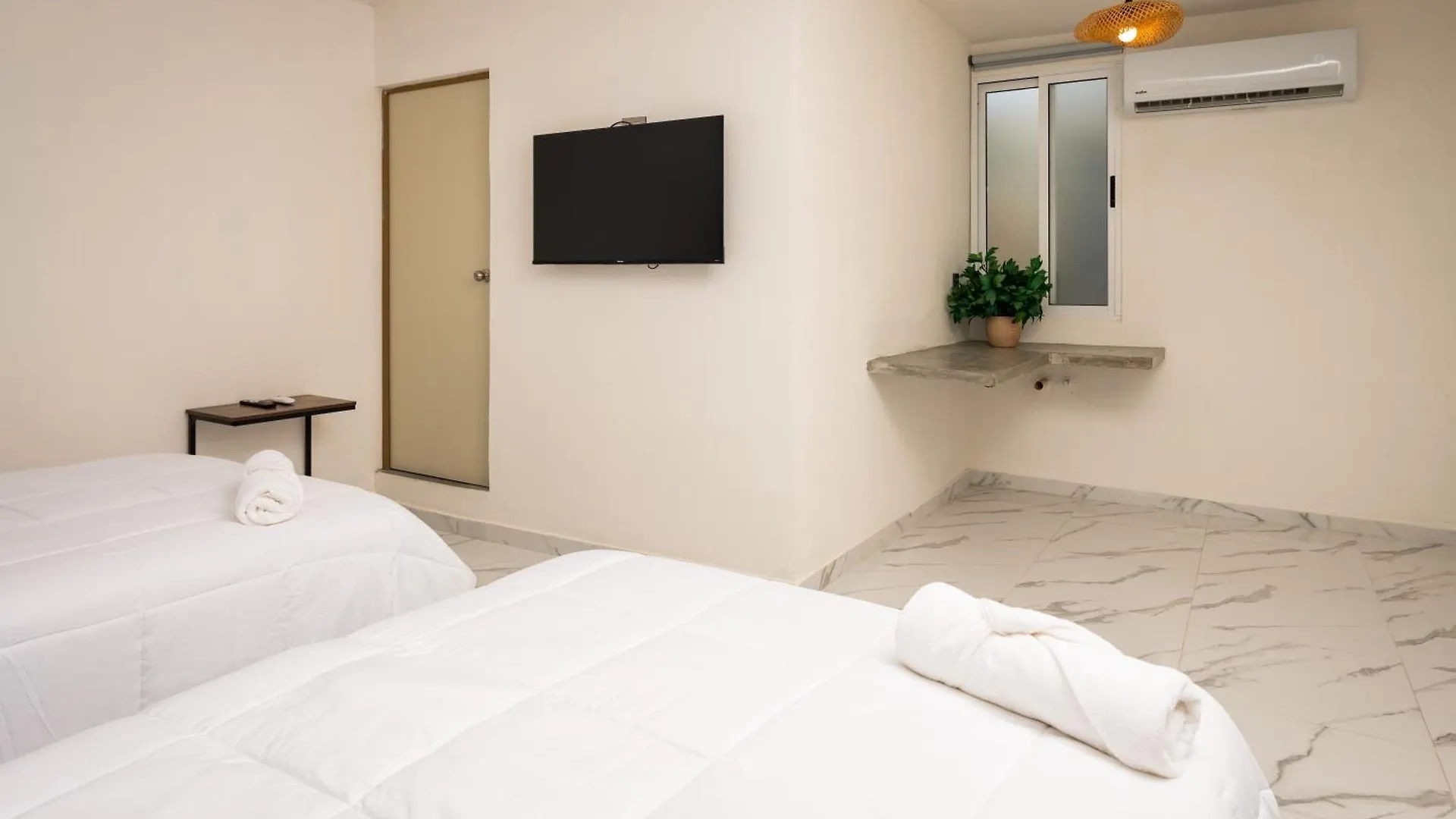Downtown Suites Cancun Inn