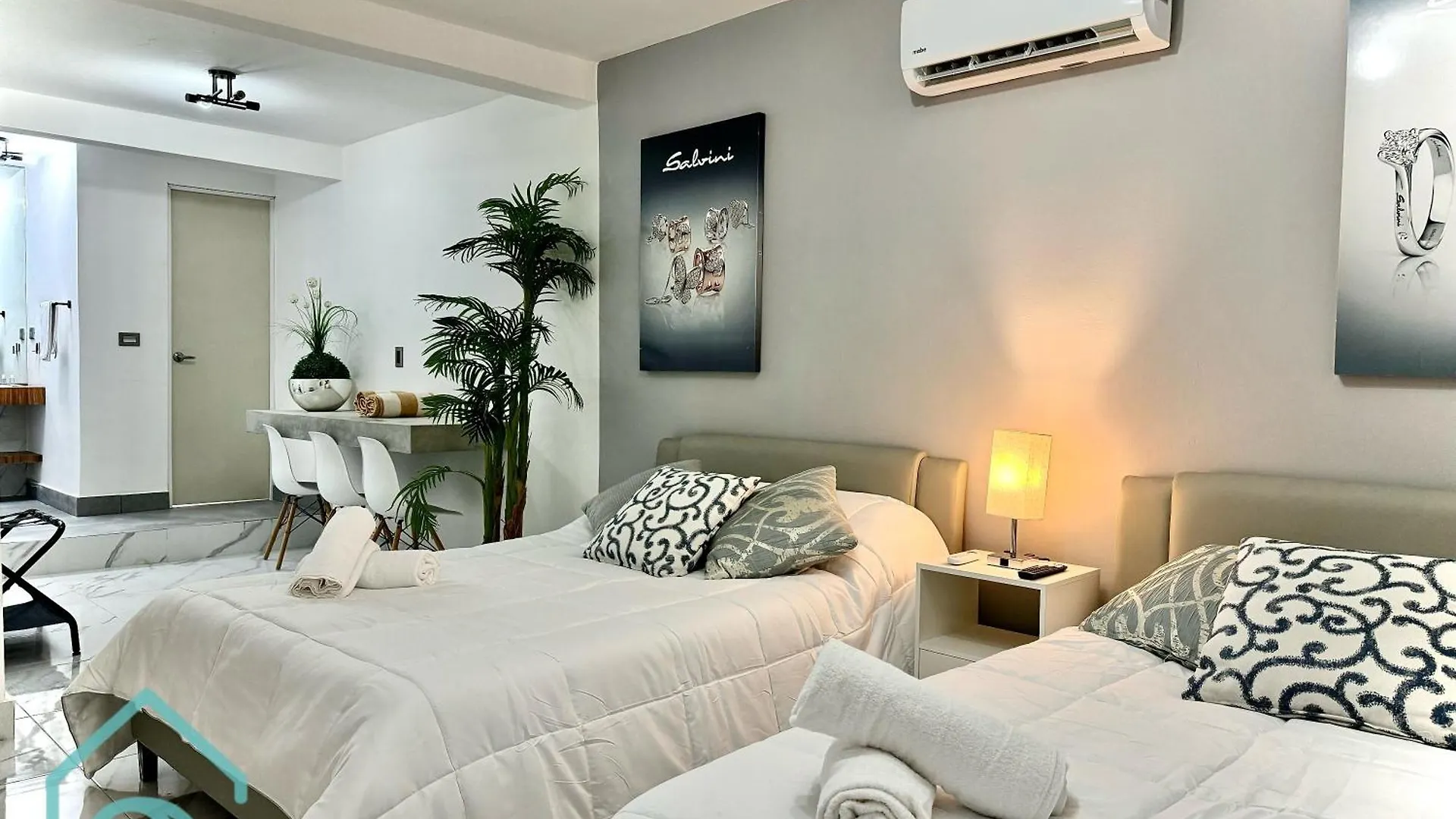 Downtown Suites Cancún