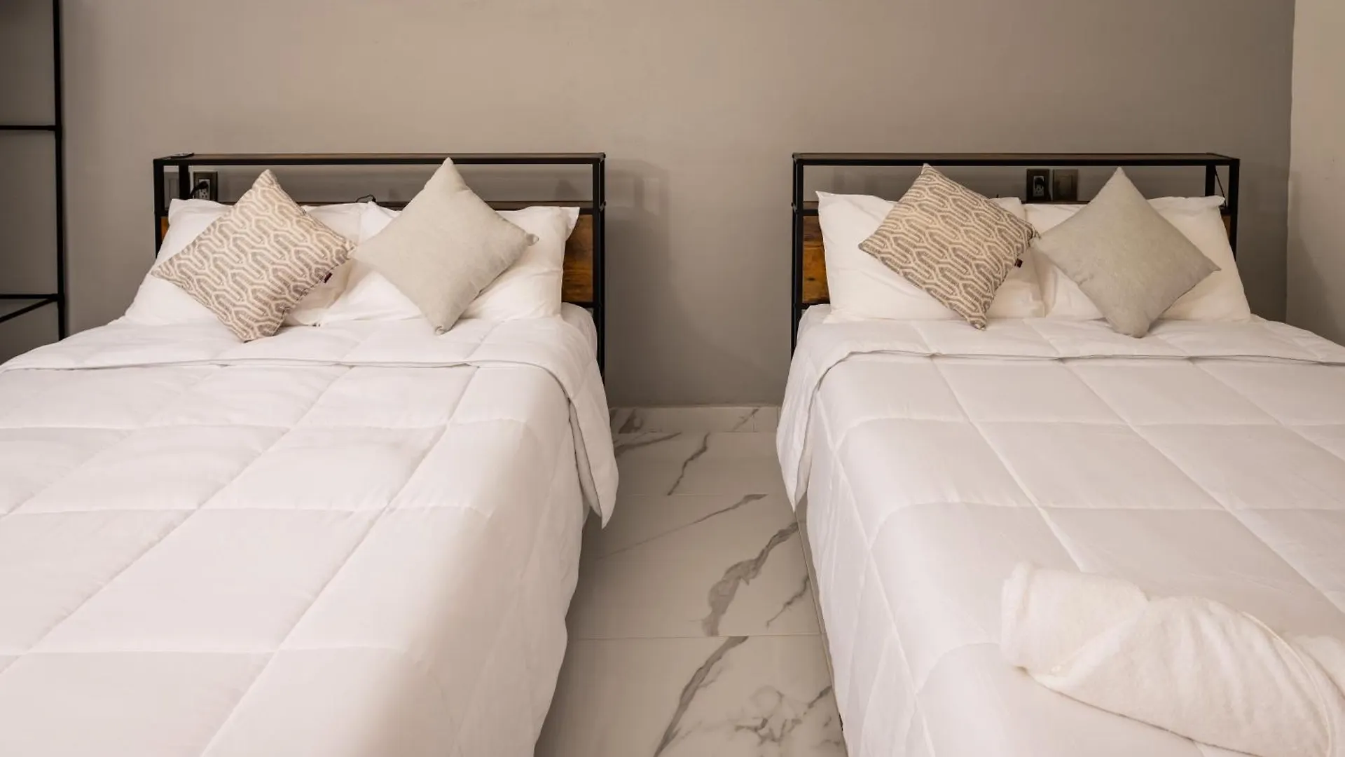 Downtown Suites Cancún